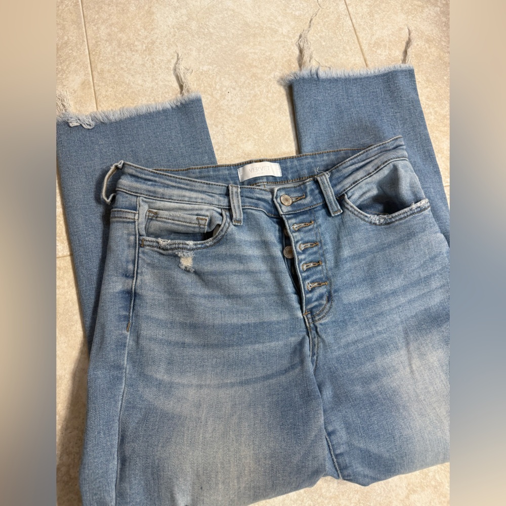Vervet Frayed Hem Light Blue Ankle Crop Jeans with Button-Fly